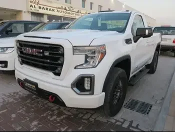 GMC  Sierra  AT4  2021  Automatic  102,000 Km  8 Cylinder  Four Wheel Drive (4WD)  Pick Up  White