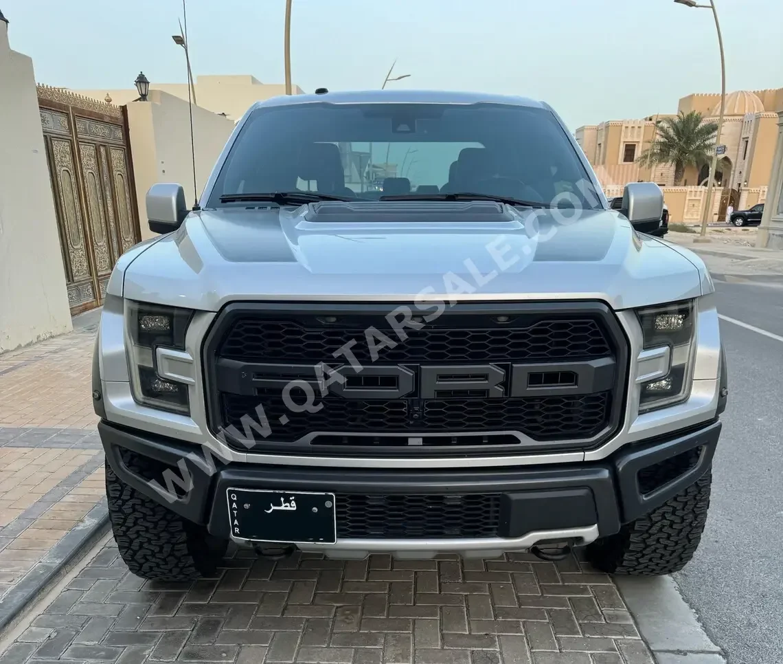 Ford  Raptor  2017  Automatic  230,000 Km  6 Cylinder  Four Wheel Drive (4WD)  Pick Up  Silver