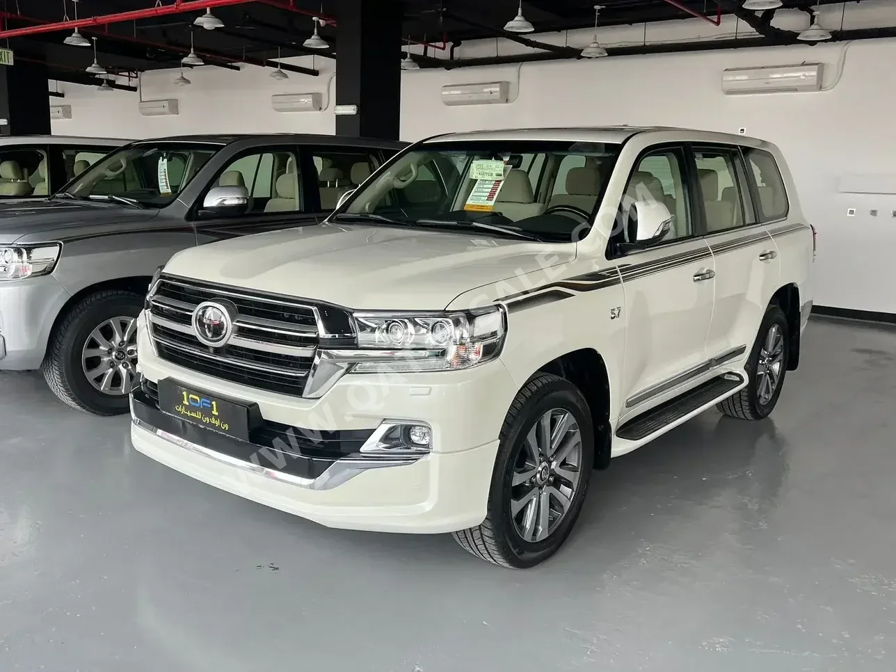 Toyota  Land Cruiser  VXR  2019  Automatic  70,000 Km  8 Cylinder  Four Wheel Drive (4WD)  SUV  White