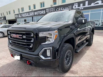 GMC  Sierra  AT4  2021  Automatic  90,000 Km  8 Cylinder  Four Wheel Drive (4WD)  Pick Up  Black