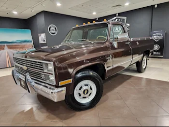 Chevrolet  Silverado  1983  Automatic  90,000 Km  8 Cylinder  Four Wheel Drive (4WD)  Classic  Brown