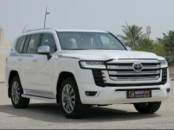 Toyota  Land Cruiser  VXR Twin Turbo  2022  Automatic  49,000 Km  6 Cylinder  Four Wheel Drive (4WD)  SUV  White
