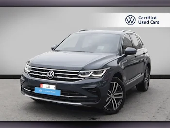 Volkswagen  Tiguan  Elegance  2023  Automatic  8,900 Km  4 Cylinder  All Wheel Drive (AWD)  SUV  Gray  With Warranty