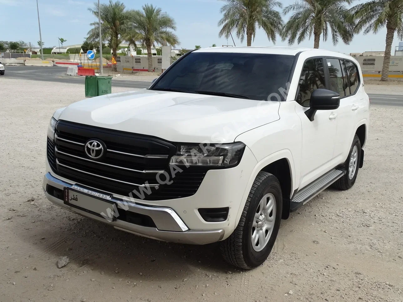 Toyota  Land Cruiser  G  2022  Automatic  87,000 Km  6 Cylinder  Four Wheel Drive (4WD)  SUV  White  With Warranty
