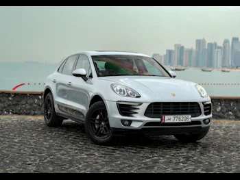 Porsche  Macan  2015  Automatic  95,000 Km  6 Cylinder  Four Wheel Drive (4WD)  SUV  White