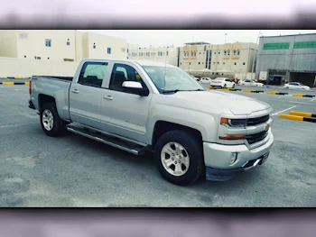 Chevrolet  Silverado  2017  Automatic  143,000 Km  8 Cylinder  Four Wheel Drive (4WD)  Pick Up  Silver