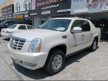  Cadillac  Escalade  2008  Automatic  170,000 Km  8 Cylinder  Four Wheel Drive (4WD)  SUV  White  With Warranty