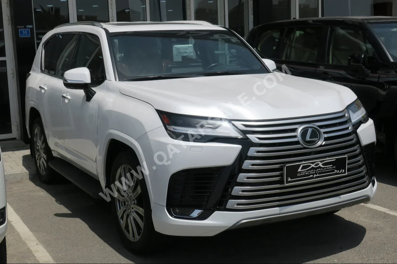 Lexus  LX  600 VIP  2022  Automatic  43,000 Km  6 Cylinder  Four Wheel Drive (4WD)  SUV  White  With Warranty