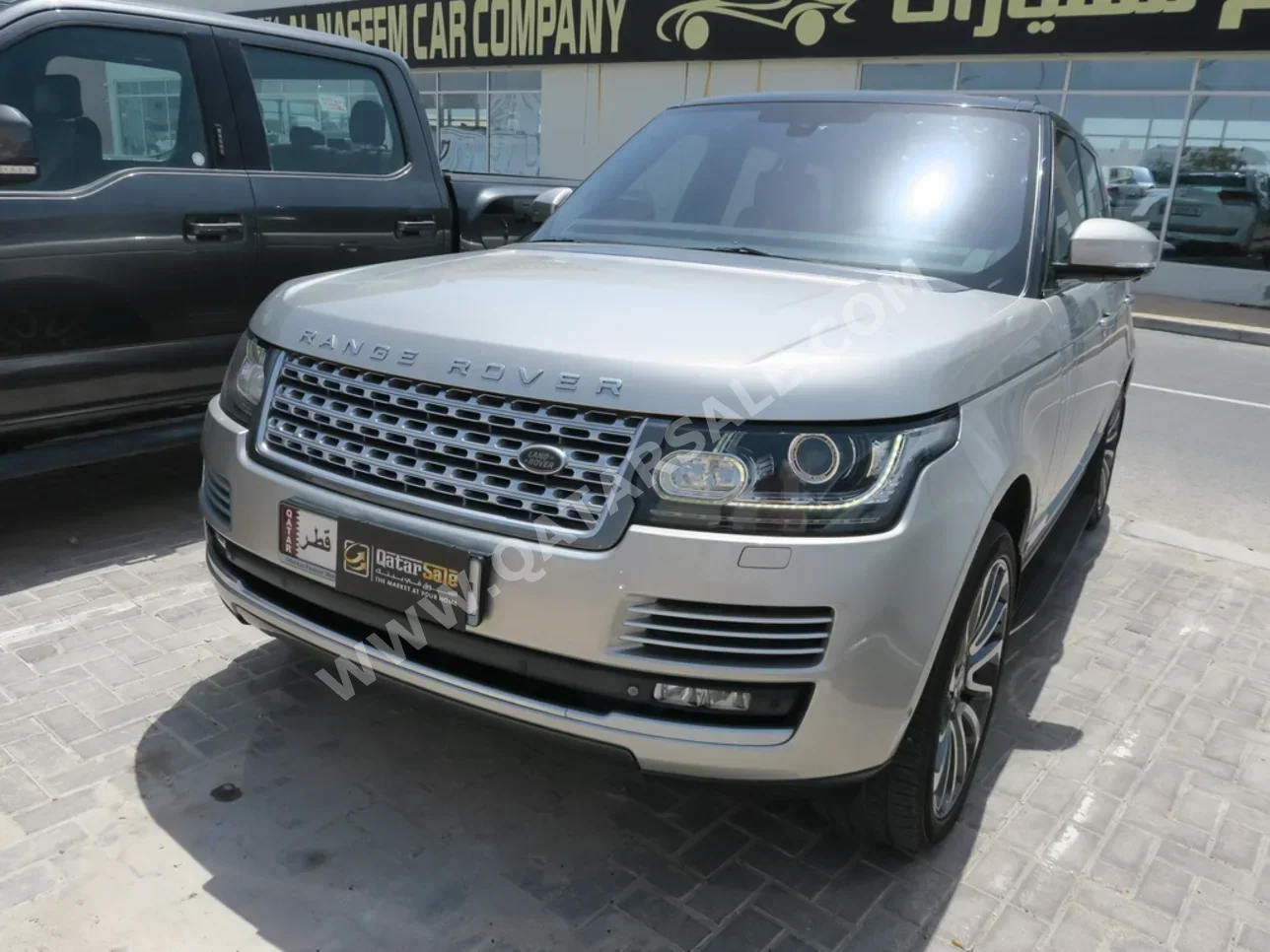 Land Rover  Range Rover  Vogue SE  2015  Automatic  140,000 Km  8 Cylinder  Four Wheel Drive (4WD)  SUV  Silver