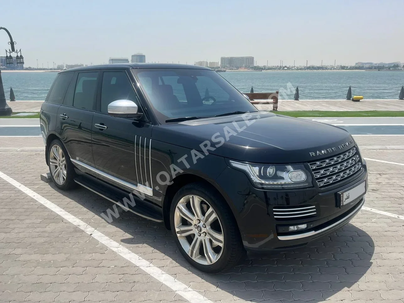 Land Rover  Range Rover  Vogue SE Super charged  2014  Automatic  219,000 Km  8 Cylinder  Four Wheel Drive (4WD)  SUV  Black