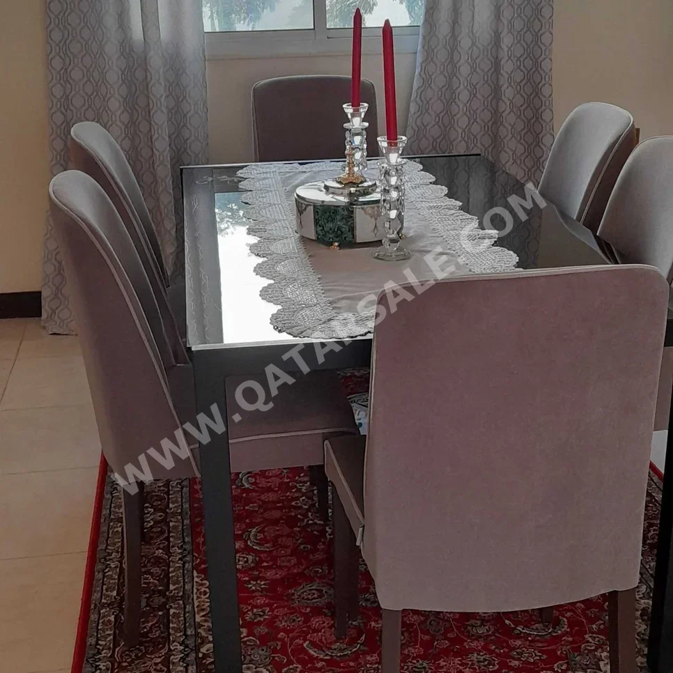طاولة طعام مع كراسي  اللون الرمادي  تركيا