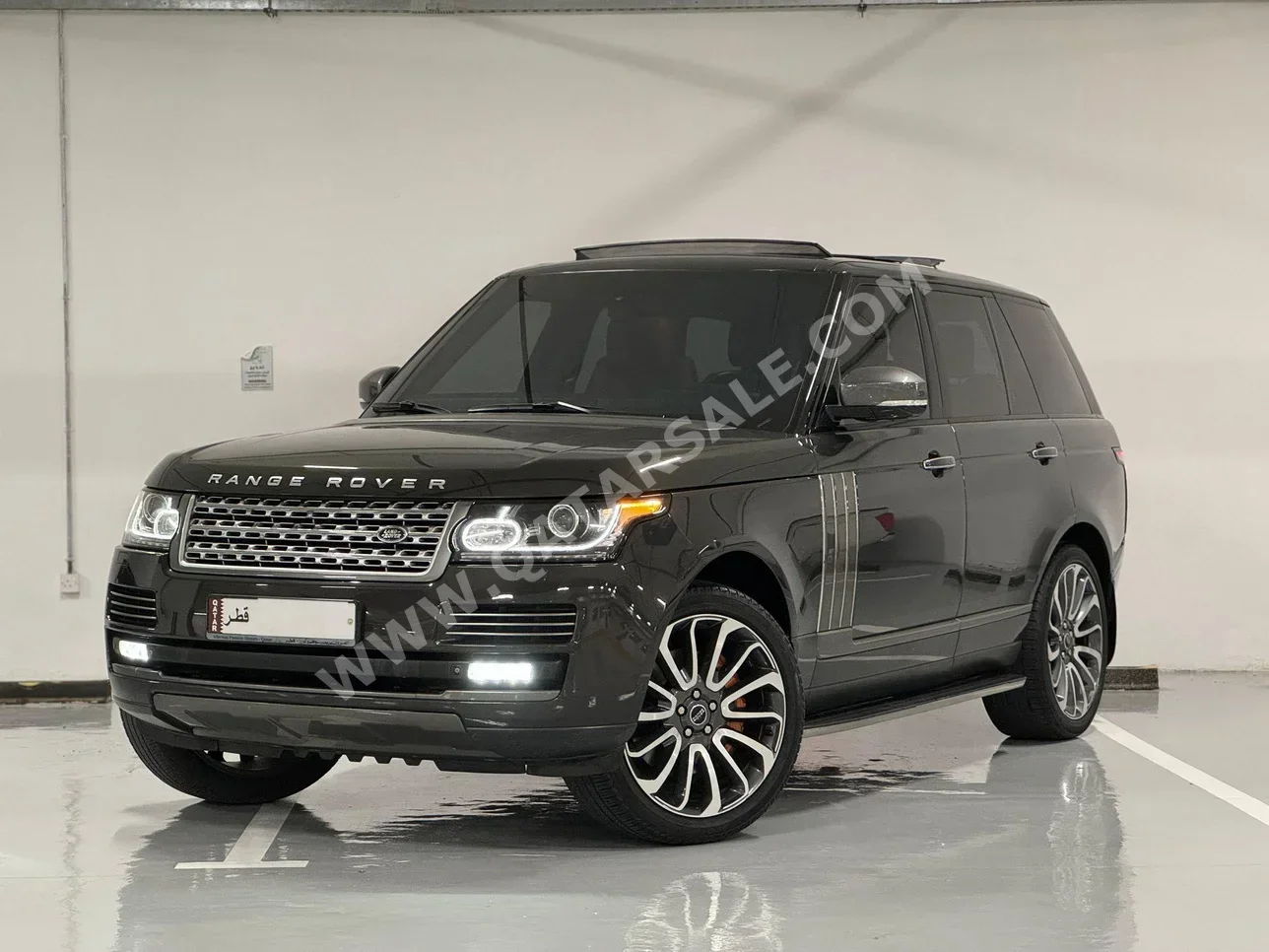 Land Rover  Range Rover  Vogue  Autobiography  2014  Automatic  112,000 Km  8 Cylinder  Four Wheel Drive (4WD)  SUV  Gray