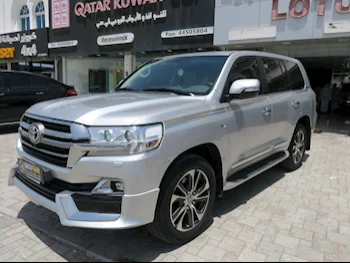  Toyota  Land Cruiser  VXR- Grand Touring S  2020  Automatic  122,000 Km  8 Cylinder  Four Wheel Drive (4WD)  SUV  Silver  With Warranty