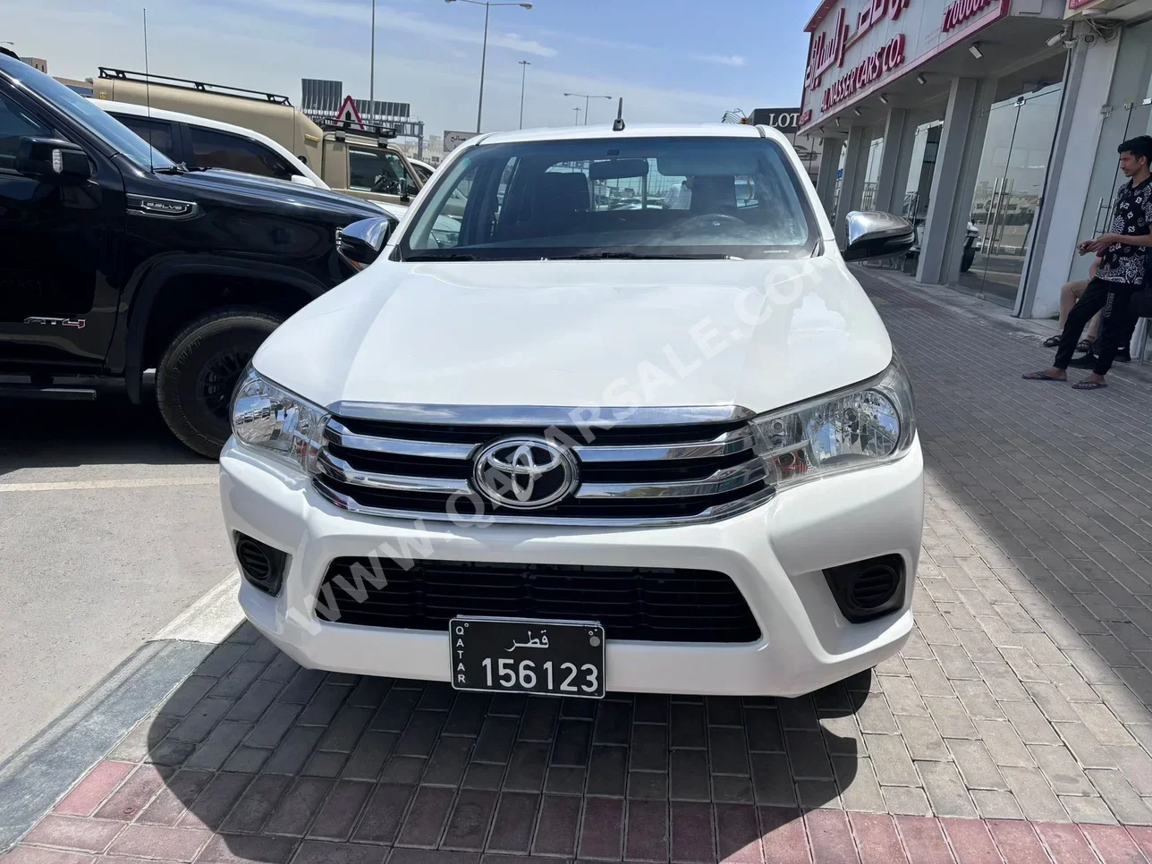 Toyota  Hilux  SR5  2019  Manual  350,000 Km  4 Cylinder  Four Wheel Drive (4WD)  Pick Up  White