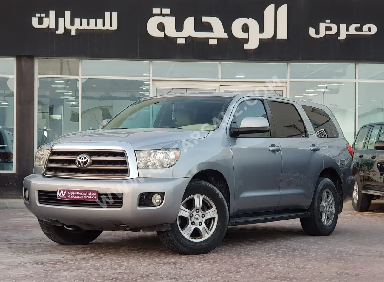 Toyota  Sequoia  SR5  2015  Automatic  217,000 Km  8 Cylinder  Four Wheel Drive (4WD)  SUV  Gray