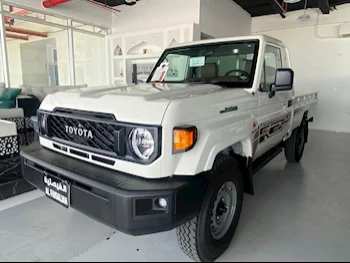 Toyota  Land Cruiser  LX  2024  Automatic  900 Km  6 Cylinder  Four Wheel Drive (4WD)  Pick Up  White  With Warranty