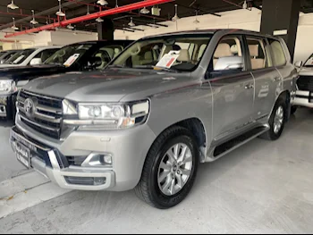  Toyota  Land Cruiser  GXR  2019  Automatic  249,000 Km  8 Cylinder  Four Wheel Drive (4WD)  SUV  Silver  With Warranty