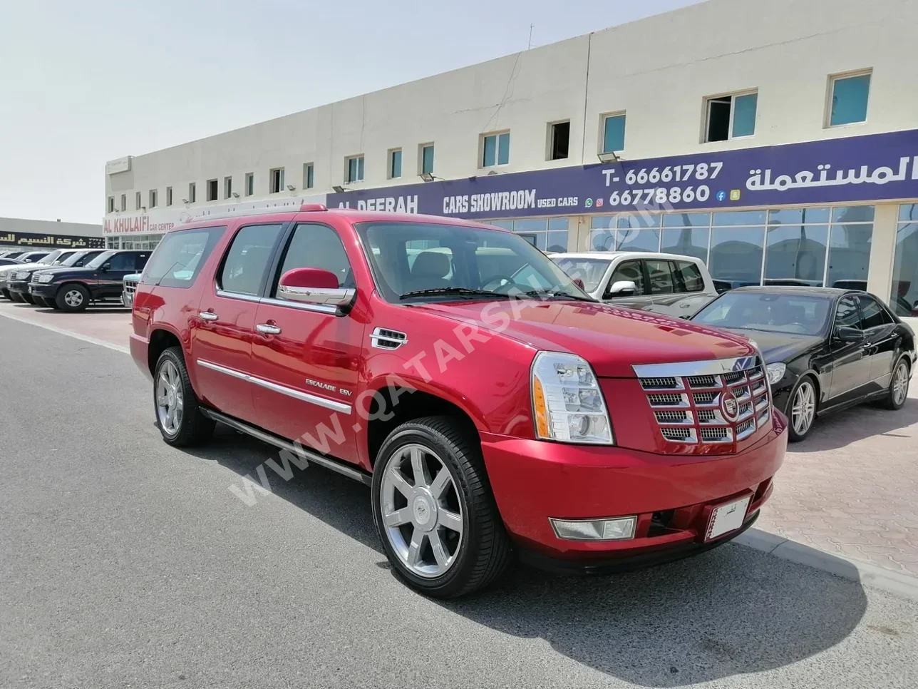 Cadillac  Escalade  2012  Automatic  65,000 Km  8 Cylinder  Four Wheel Drive (4WD)  SUV  Red