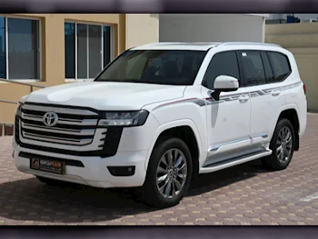 Toyota  Land Cruiser  GXR Twin Turbo  2022  Automatic  15,000 Km  6 Cylinder  Four Wheel Drive (4WD)  SUV  White  With Warranty