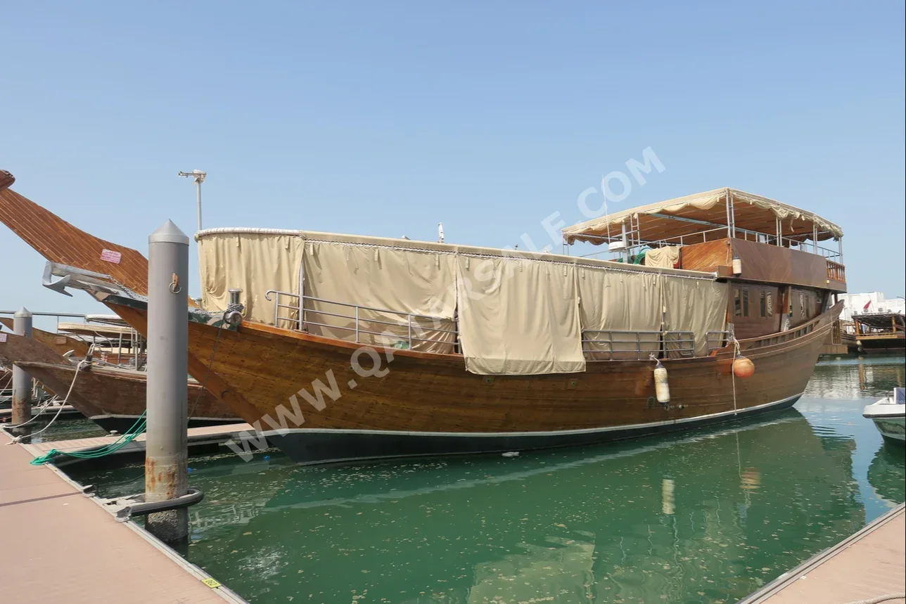 قارب خشب سنبوك الطول 97 قدم  بني  2015