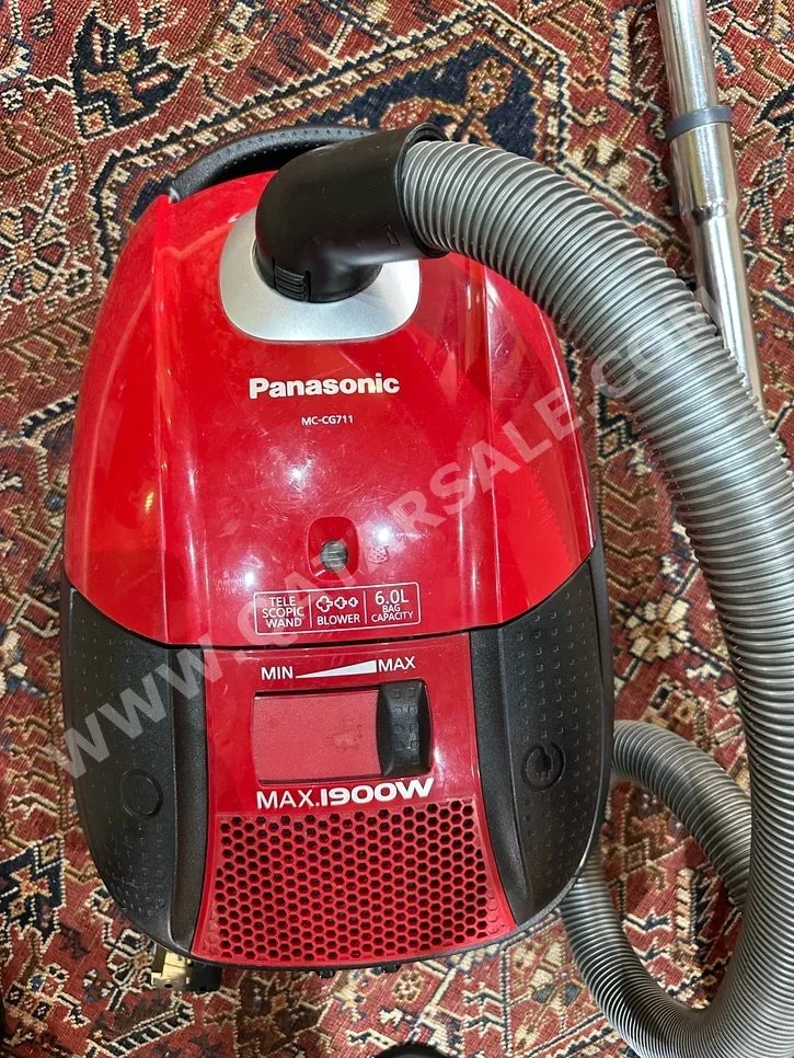 Panasonic  Red /  Carpet Deep Cleaner