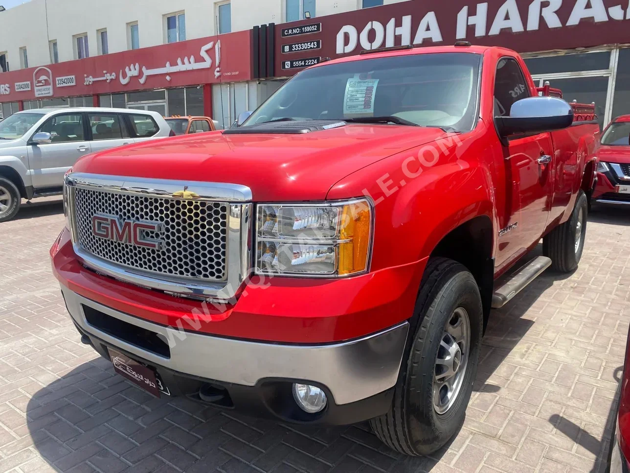 GMC  Sierra  2500 HD  2014  Automatic  261,000 Km  8 Cylinder  Four Wheel Drive (4WD)  Pick Up  Red