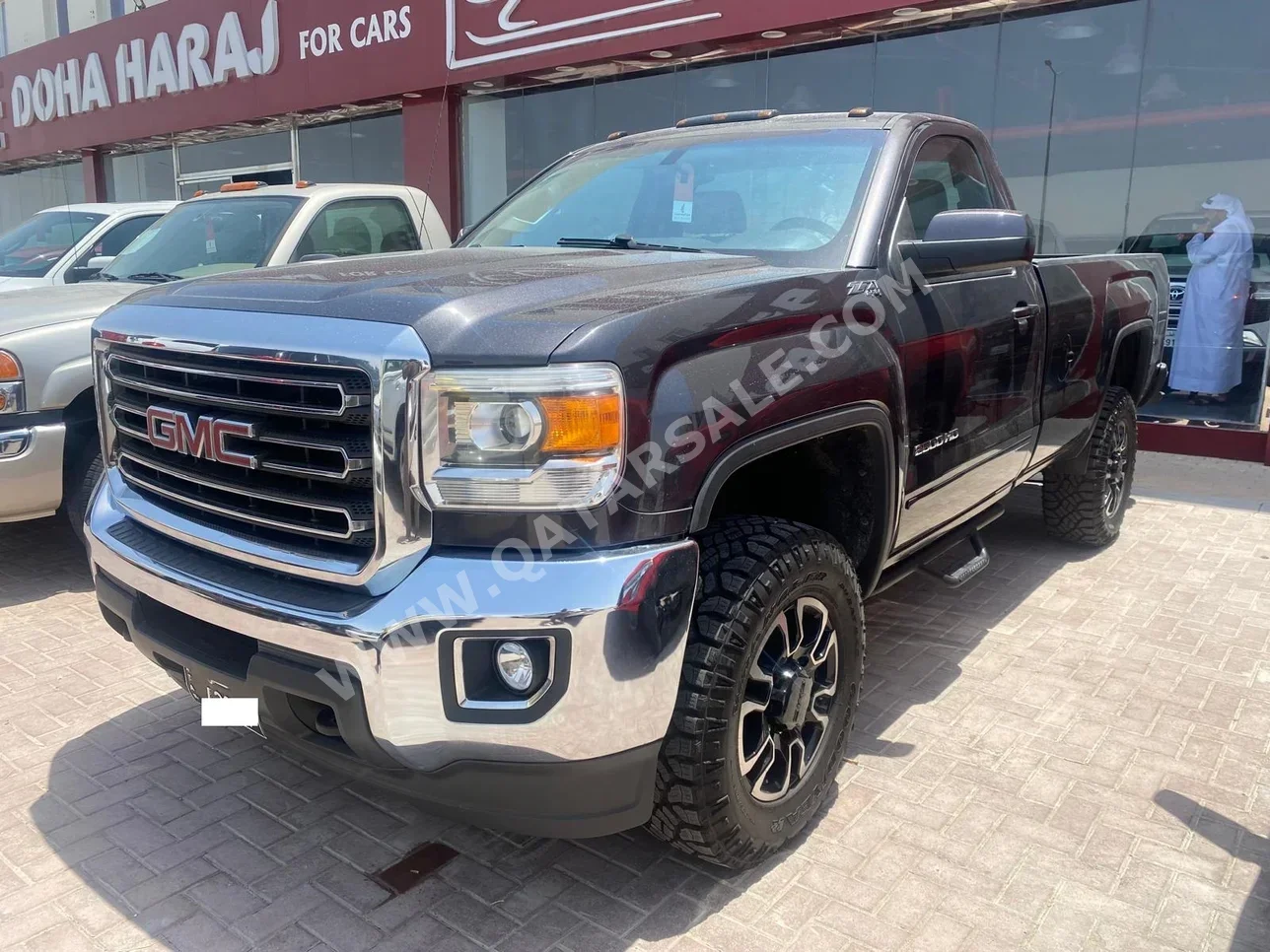 GMC  Sierra  2500 HD  2015  Automatic  139,000 Km  8 Cylinder  Four Wheel Drive (4WD)  Pick Up  Brown