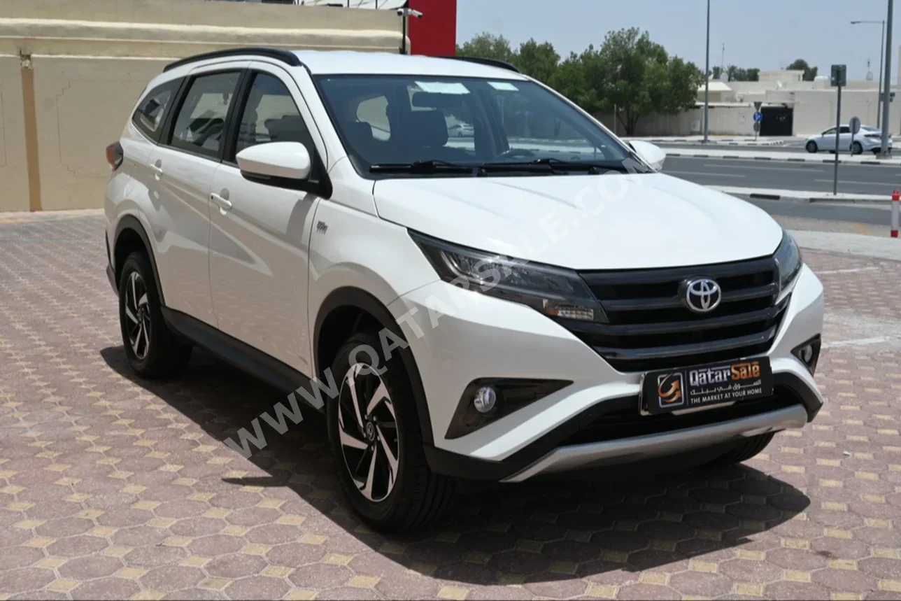 Toyota  Rush  S  2022  Automatic  46,000 Km  4 Cylinder  Front Wheel Drive (FWD)  SUV  White  With Warranty