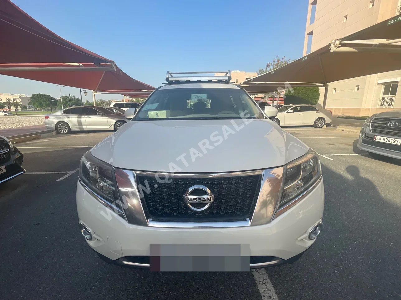 Nissan  Pathfinder  SV  2015  Automatic  176,000 Km  6 Cylinder  Four Wheel Drive (4WD)  SUV  White