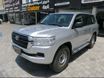  Toyota  Land Cruiser  G  2017  Manual  186,000 Km  6 Cylinder  Four Wheel Drive (4WD)  SUV  Silver  With Warranty