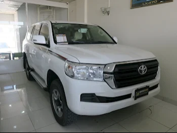  Toyota  Land Cruiser  GX  2020  Automatic  196,000 Km  6 Cylinder  Four Wheel Drive (4WD)  SUV  White  With Warranty