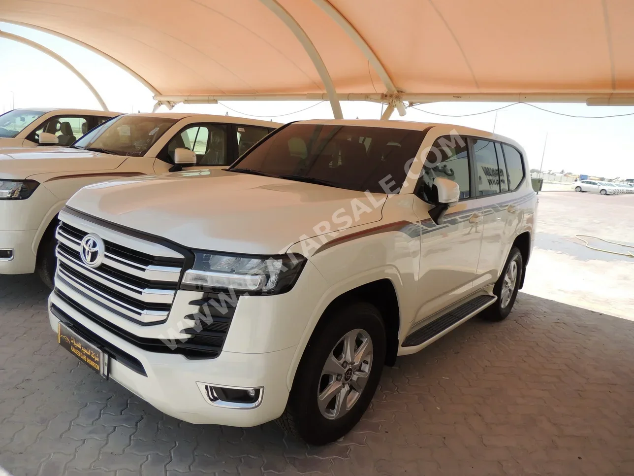 Toyota  Land Cruiser  GXR Twin Turbo  2023  Automatic  300 Km  6 Cylinder  Four Wheel Drive (4WD)  SUV  White  With Warranty