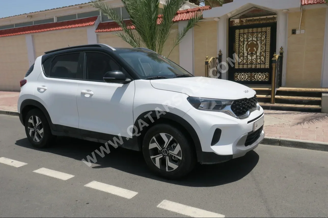 Kia  Sonet  2023  Automatic  65,700 Km  4 Cylinder  Front Wheel Drive (FWD)  SUV  White  With Warranty