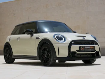 Mini  Cooper  S  2023  Automatic  24,000 Km  4 Cylinder  Front Wheel Drive (FWD)  Hatchback  White  With Warranty