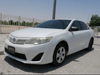 Toyota  Camry  GL  2015  Automatic  198,000 Km  4 Cylinder  Front Wheel Drive (FWD)  Sedan  White