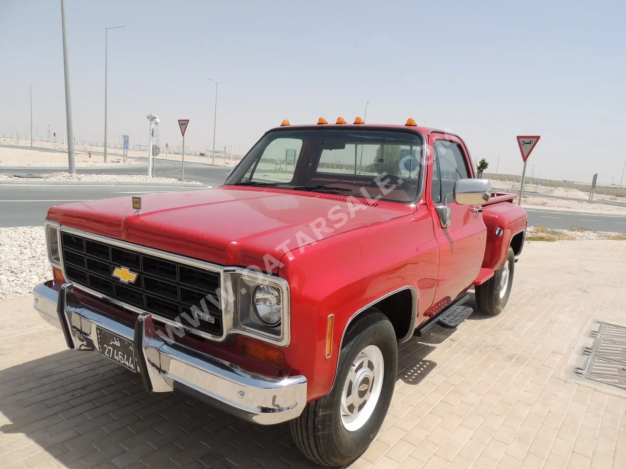Chevrolet  Silverado  1976  Automatic  99,000 Km  8 Cylinder  Four Wheel Drive (4WD)  Pick Up  Red