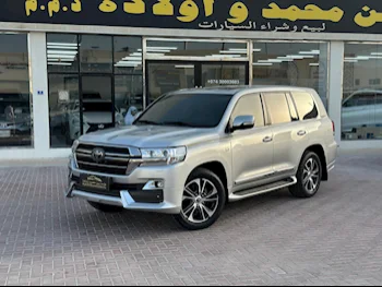 Toyota  Land Cruiser  VXR- Grand Touring S  2020  Automatic  189,000 Km  8 Cylinder  Four Wheel Drive (4WD)  SUV  Silver