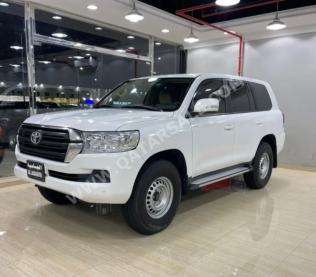 Toyota  Land Cruiser  G  2016  Automatic  185,000 Km  6 Cylinder  Four Wheel Drive (4WD)  SUV  White