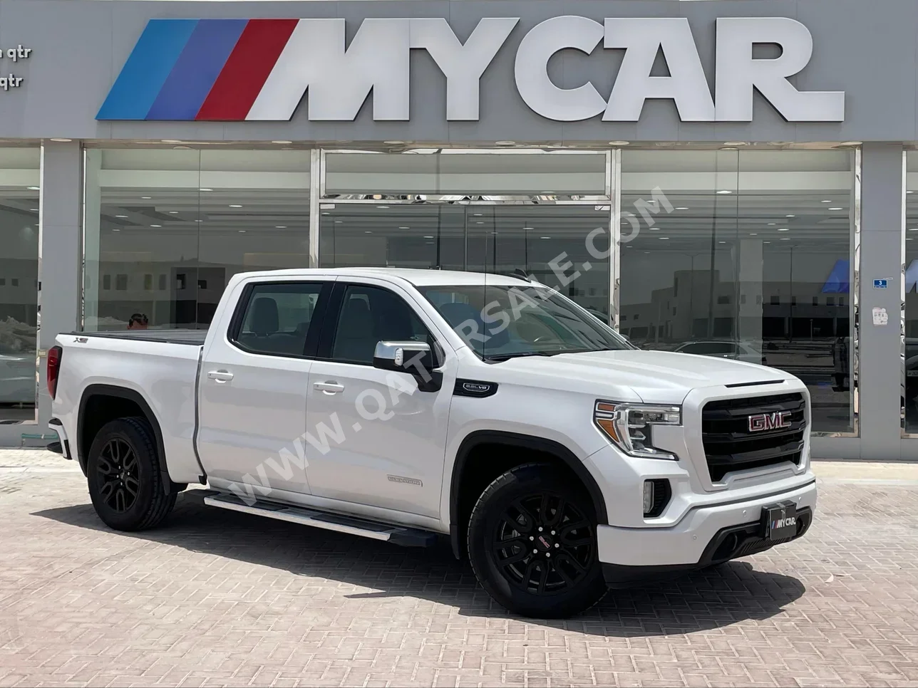 GMC  Sierra  Elevation  2021  Automatic  105,000 Km  8 Cylinder  Four Wheel Drive (4WD)  Pick Up  White