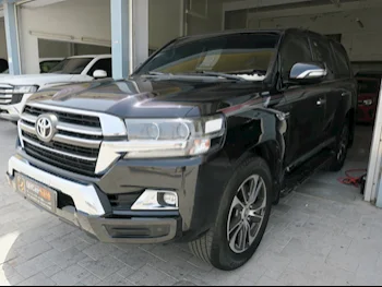 Toyota  Land Cruiser  GXR- Grand Touring  2020  Automatic  161,000 Km  8 Cylinder  Four Wheel Drive (4WD)  SUV  Black