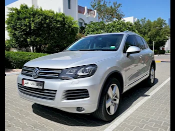 Volkswagen  Touareg  Highline plus  2014  Automatic  95,000 Km  6 Cylinder  Four Wheel Drive (4WD)  SUV  Gray