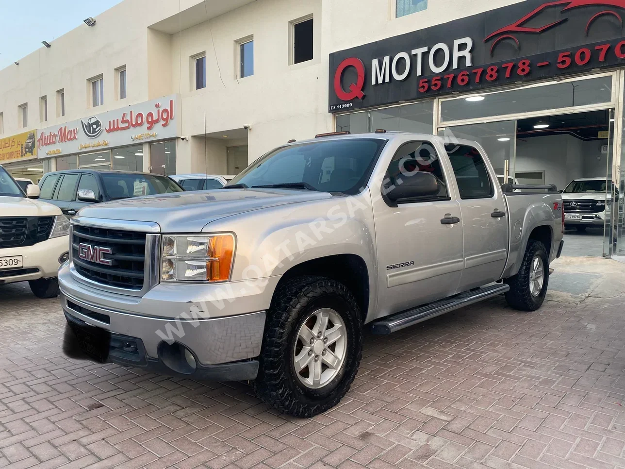 GMC  Sierra  1500  2011  Automatic  258,000 Km  8 Cylinder  Four Wheel Drive (4WD)  Pick Up  Silver