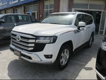 Toyota  Land Cruiser  GXR  2022  Automatic  190,000 Km  6 Cylinder  Four Wheel Drive (4WD)  SUV  White  With Warranty