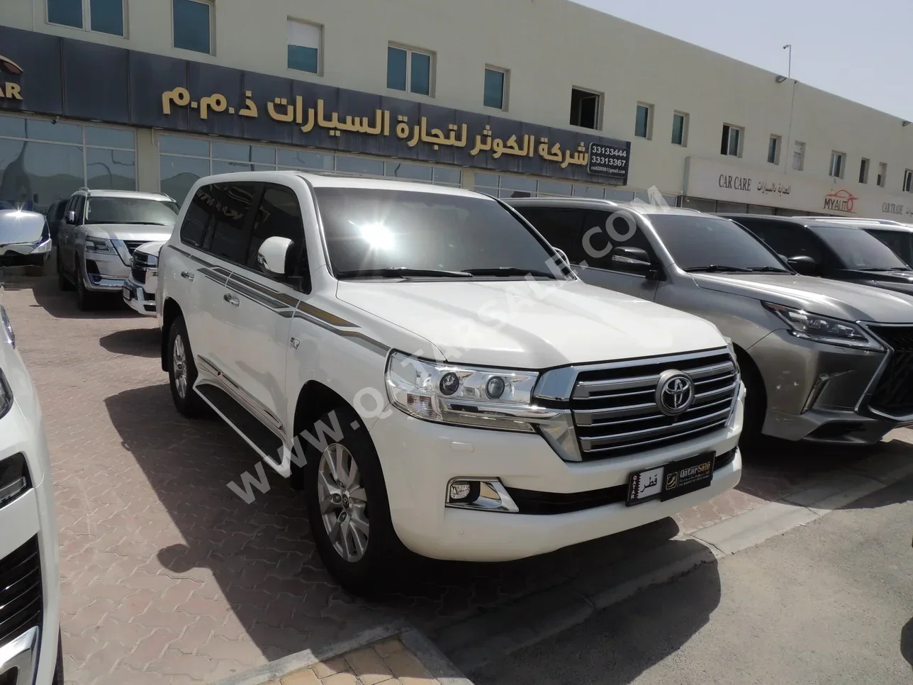  Toyota  Land Cruiser  VXR  2018  Automatic  158,000 Km  8 Cylinder  Four Wheel Drive (4WD)  SUV  White  With Warranty