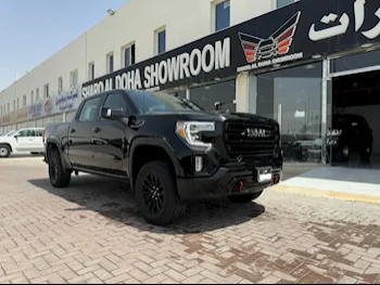 GMC  Sierra  AT4  2021  Automatic  72,000 Km  8 Cylinder  Four Wheel Drive (4WD)  Pick Up  Black