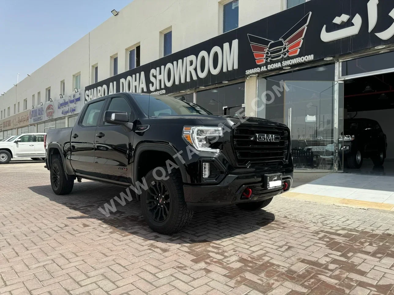 GMC  Sierra  AT4  2021  Automatic  72,000 Km  8 Cylinder  Four Wheel Drive (4WD)  Pick Up  Black