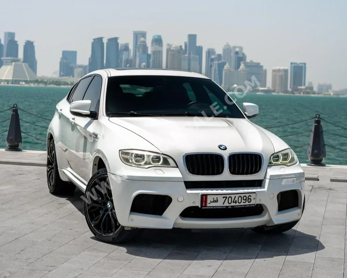 BMW  X-Series  X6  2014  Automatic  70,000 Km  6 Cylinder  Four Wheel Drive (4WD)  SUV  White