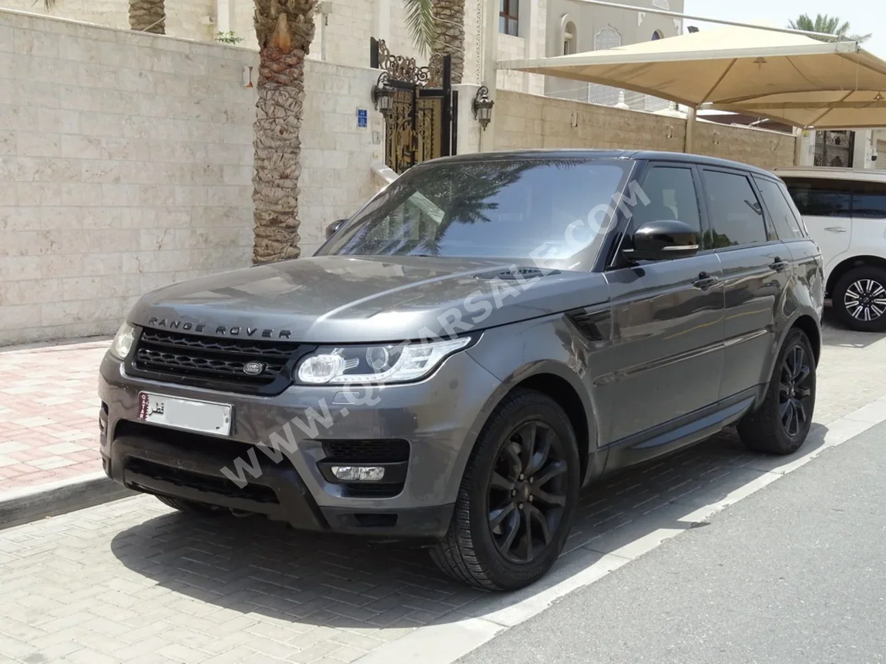 Land Rover  Range Rover  Sport HSE  2016  Automatic  125,000 Km  6 Cylinder  Four Wheel Drive (4WD)  SUV  Gray  With Warranty