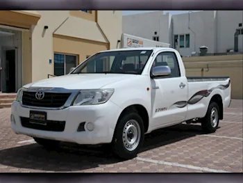Toyota  Hilux  2013  Manual  44,000 Km  4 Cylinder  Four Wheel Drive (4WD)  Pick Up  White