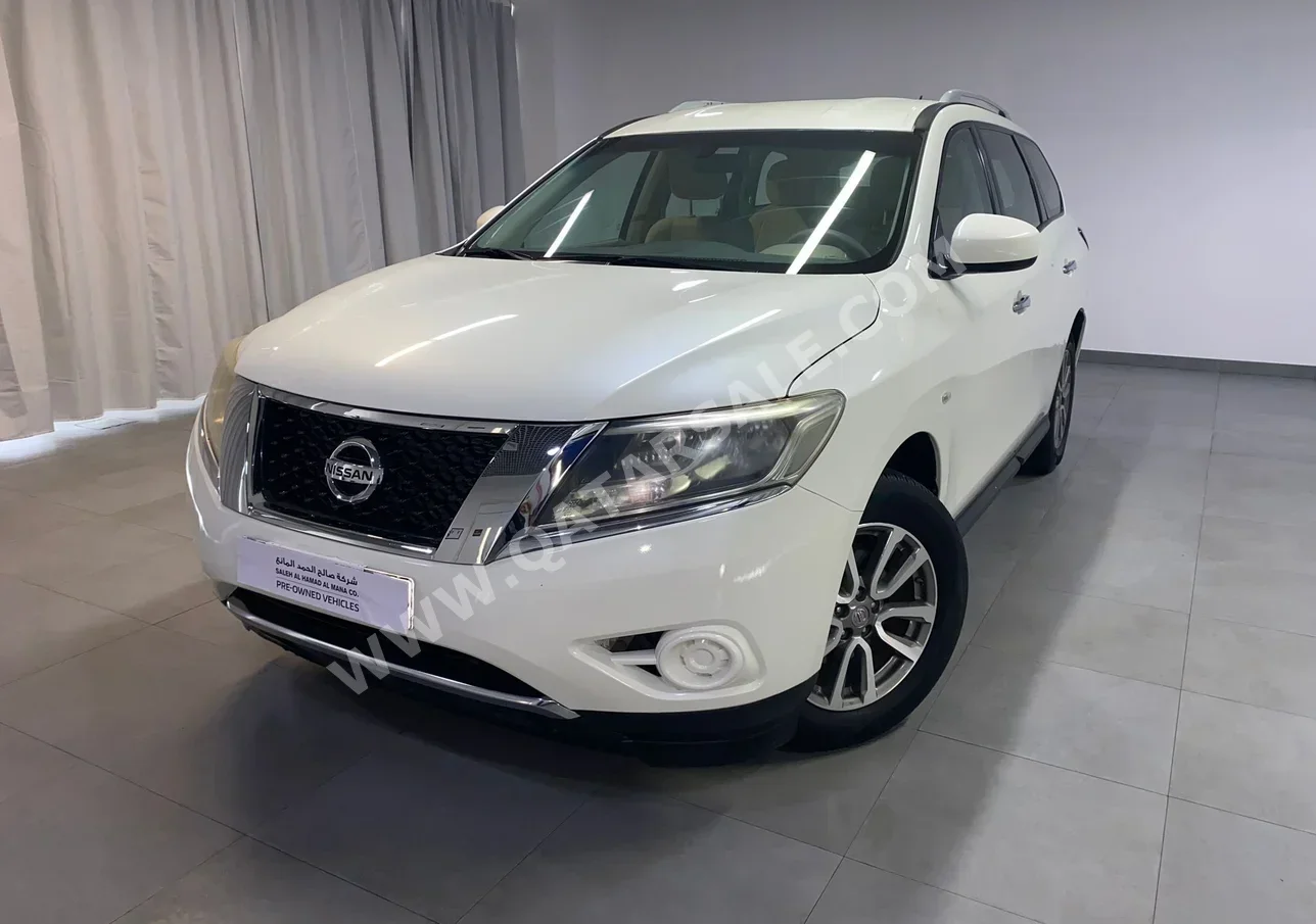 Nissan  Pathfinder  SV  2015  Automatic  124,000 Km  6 Cylinder  Four Wheel Drive (4WD)  SUV  White